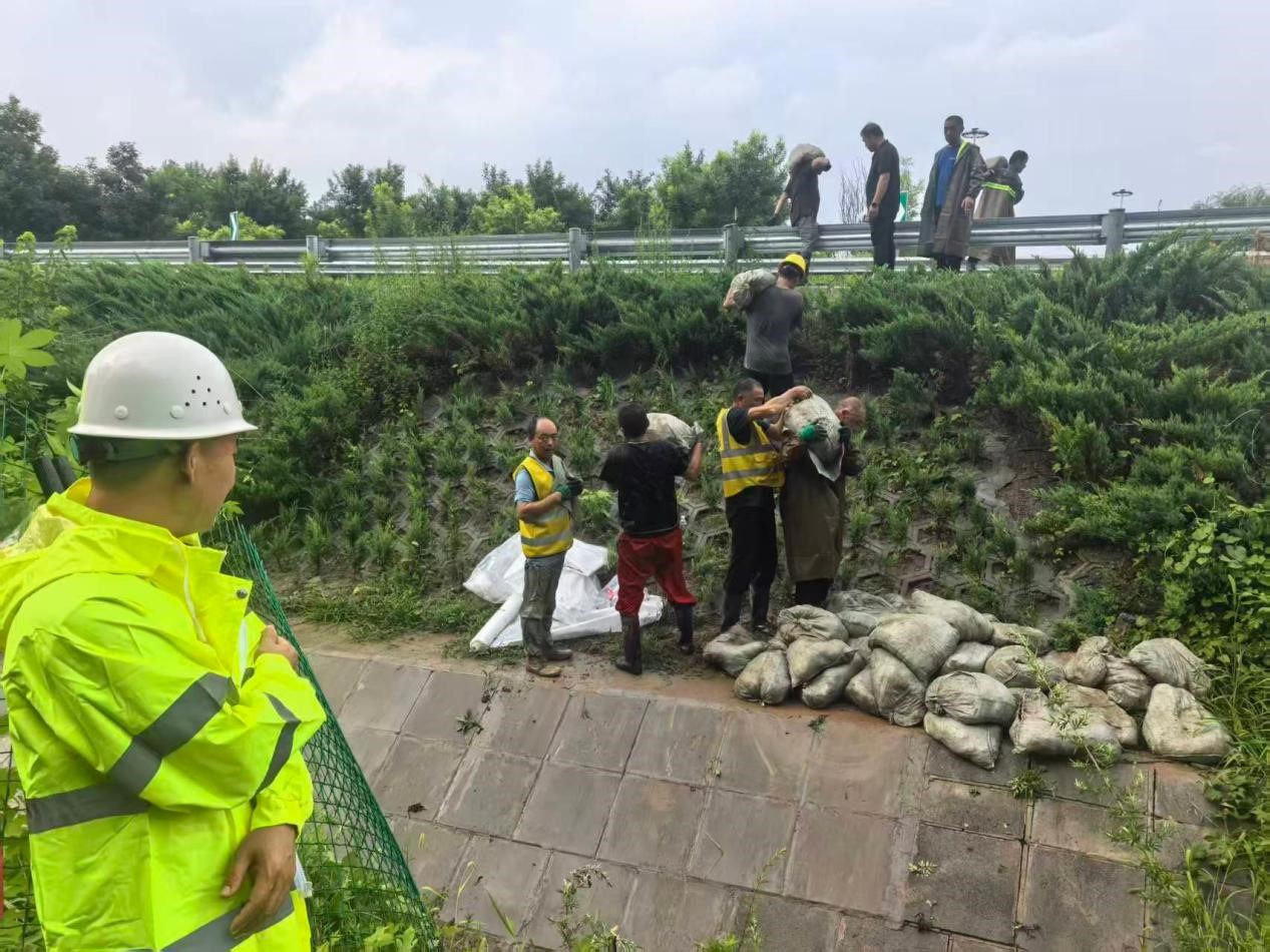 闻汛而动战暴雨 全域设防保安澜